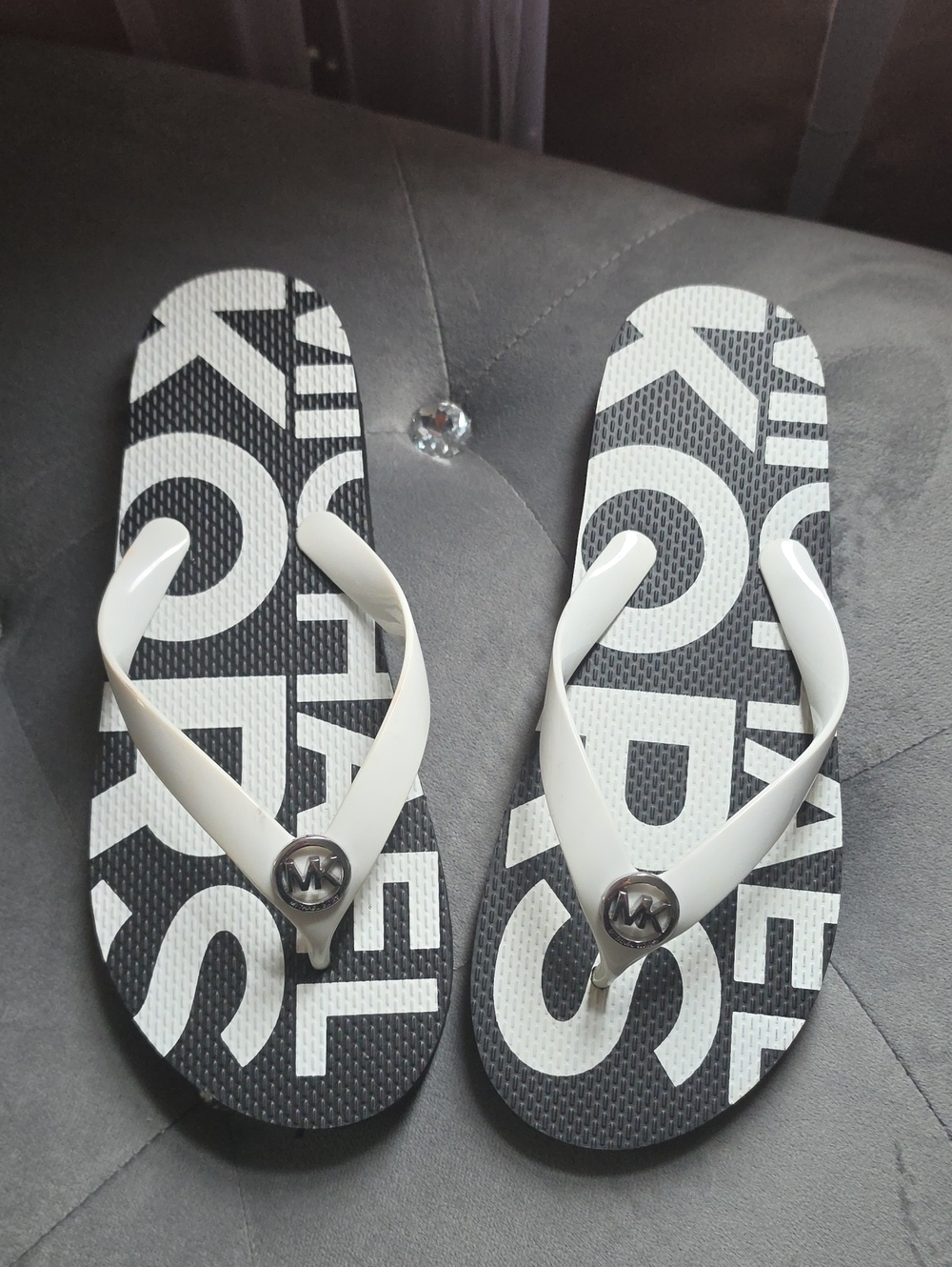 Flip-flop sandals